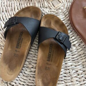 Birkenstock Black Sandal with Adjustable Strap and Anatomical Footbed